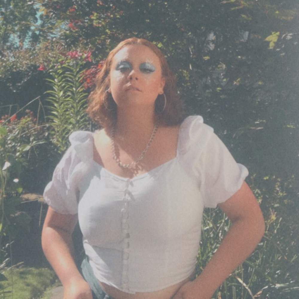 CUTE WHITE SLEEVED CROPPED SHIRT